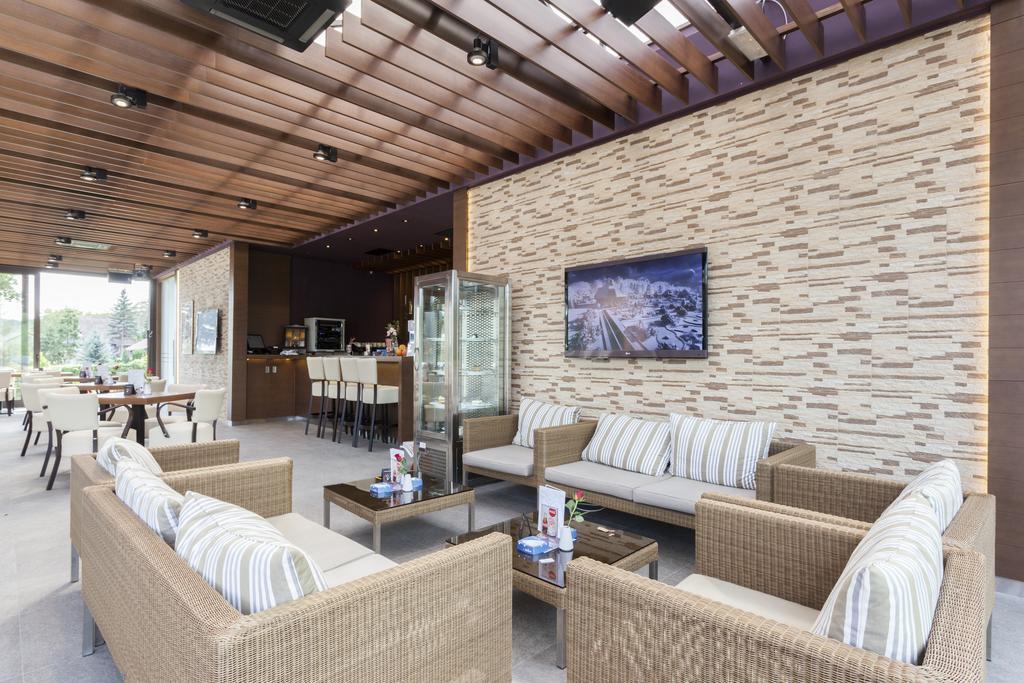 Hotel Premier Aqua - Adults Only Vrdnik Exteriér fotografie The interior of the lounge