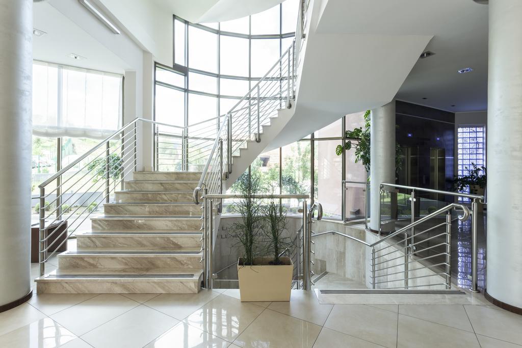 Hotel Premier Aqua - Adults Only Vrdnik Exteriér fotografie Interior of the university
