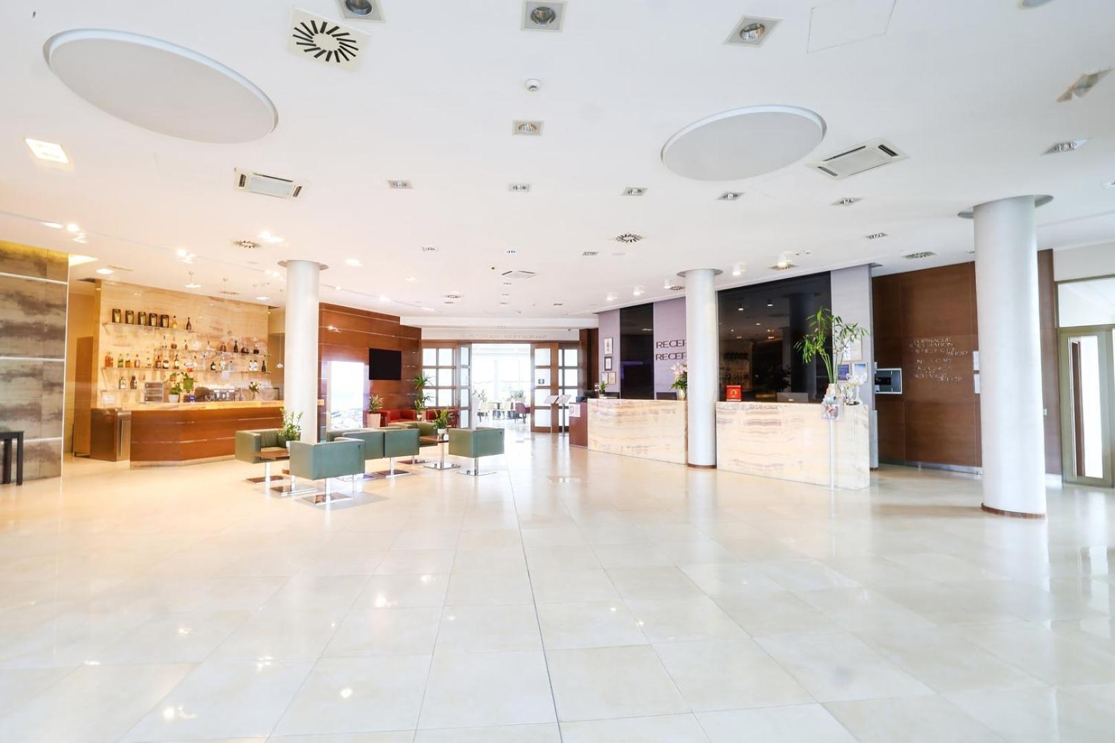 Hotel Premier Aqua - Adults Only Vrdnik Exteriér fotografie The lobby of the hotel
