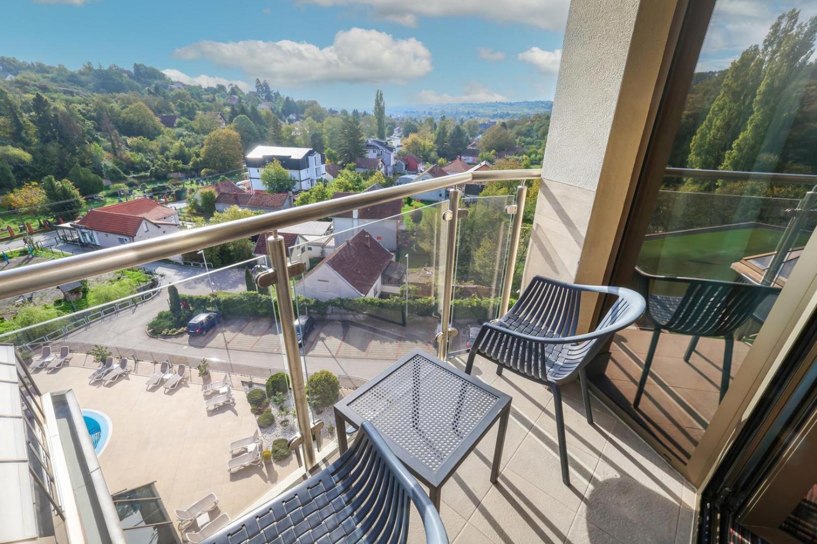 Hotel Premier Aqua - Adults Only Vrdnik Exteriér fotografie A balcony