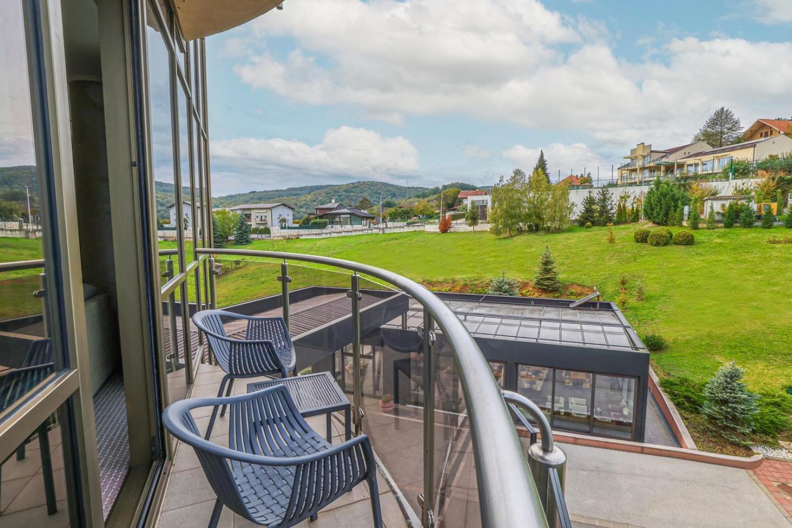 Hotel Premier Aqua - Adults Only Vrdnik Exteriér fotografie A balcony