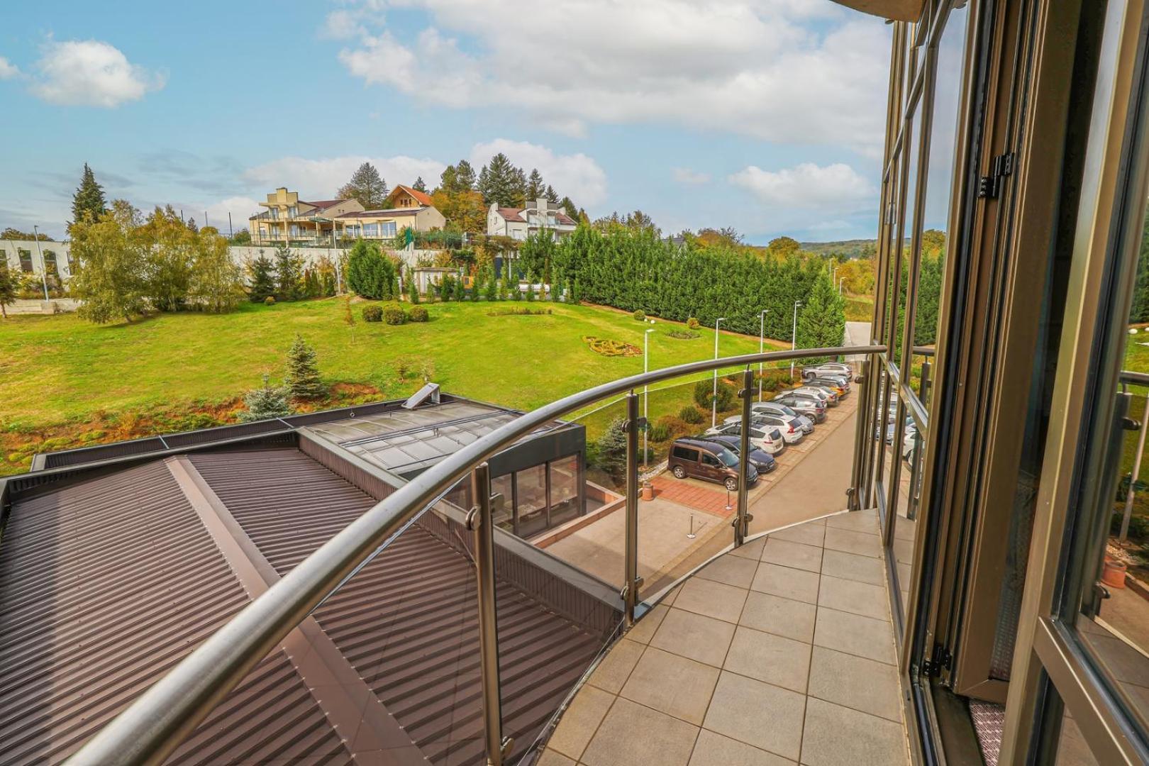 Hotel Premier Aqua - Adults Only Vrdnik Exteriér fotografie View from the balcony of a two-bedroom apartment