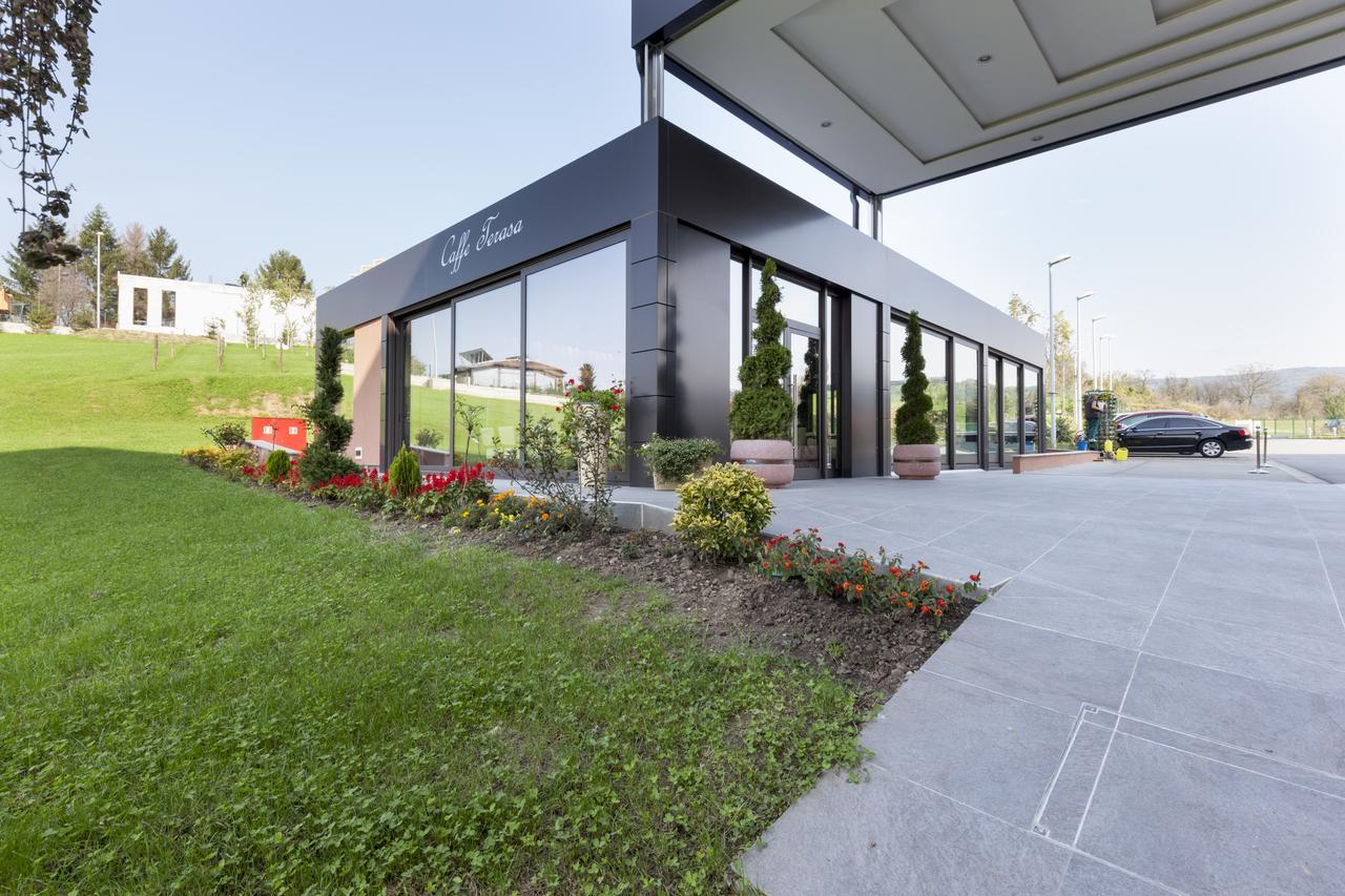 Hotel Premier Aqua - Adults Only Vrdnik Exteriér fotografie Entrance of the new crematorium